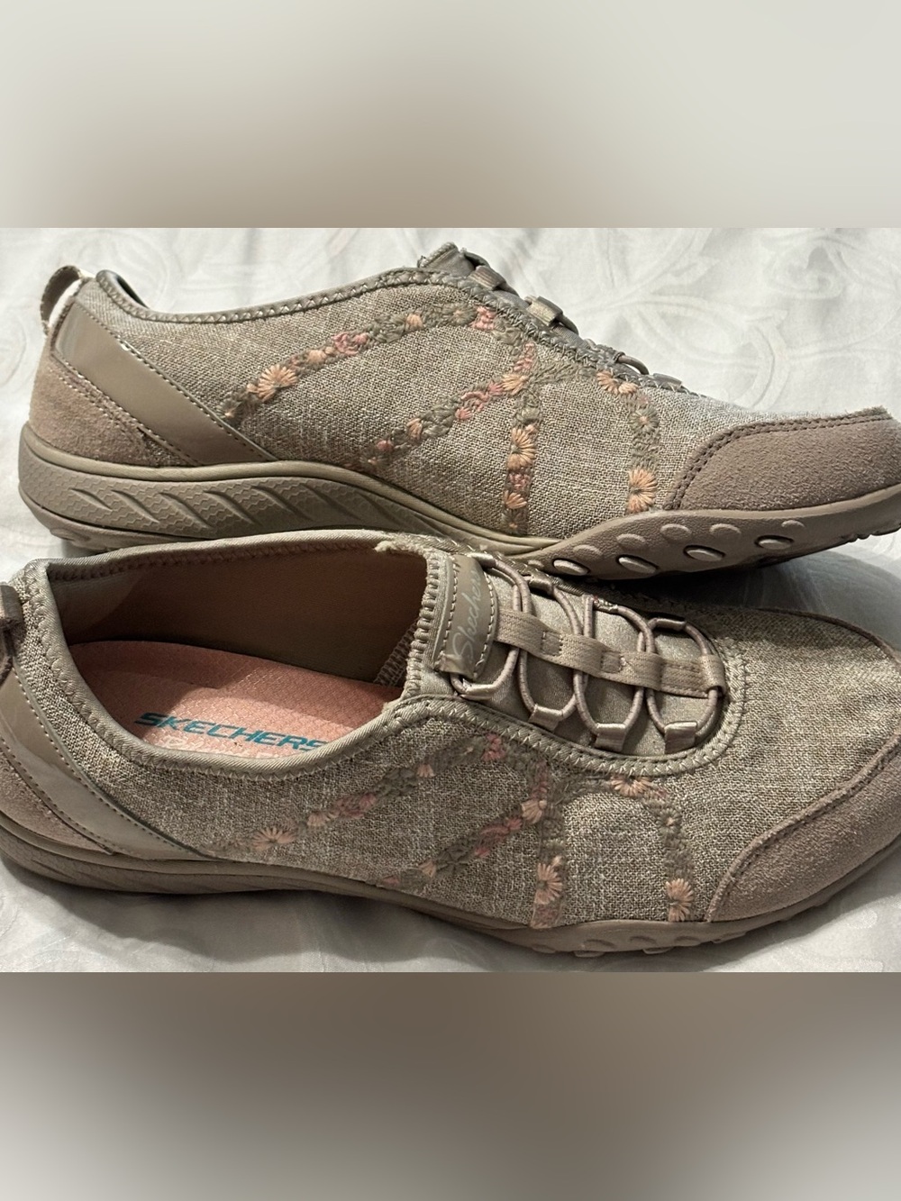 🌸 Skechers Breathe-Easy Garden Joy Slip-Ons 🌸 Size 10 NWOB Taupe Pink floral